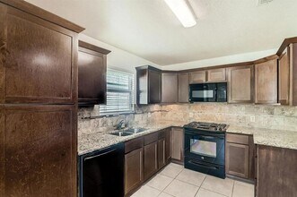 1306 Wayne Dr in Round Rock, TX - Building Photo - Building Photo