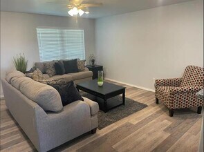 8424 10th Pl in Lubbock, TX - Building Photo - Building Photo