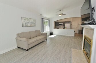 300 E Brookhollow Dr in Boise, ID - Building Photo - Building Photo