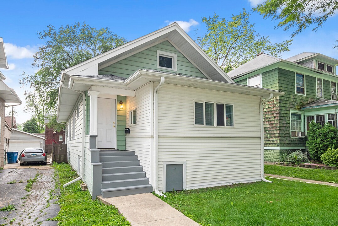 246 W 15th Pl in Chicago Heights, IL - Building Photo