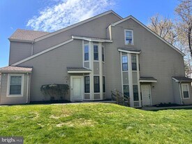 806 Barry Ct in Southampton, PA - Building Photo
