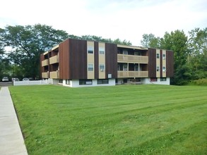 Rivermist in Seneca Falls, NY - Foto de edificio - Building Photo