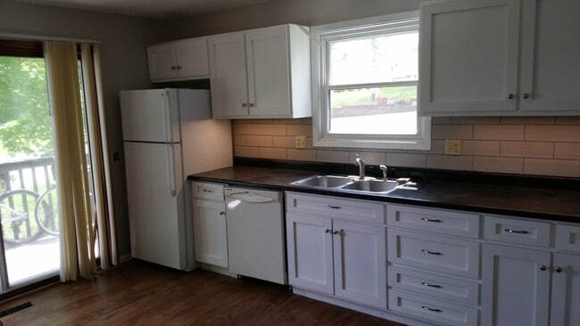 513 8th St in New Glarus, WI - Foto de edificio - Building Photo