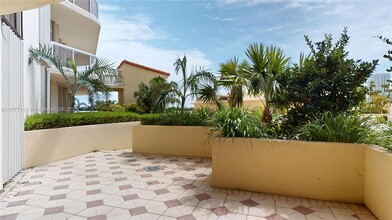 20191 E Country Club Dr in Aventura, FL - Building Photo - Building Photo