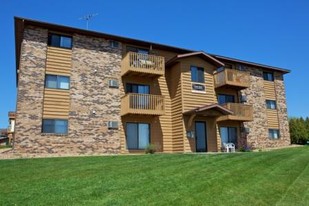 1361 13th Street Cir in Sauk Rapids, MN - Building Photo