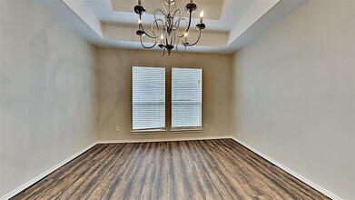 5623 Wagon Wheel Ln in Rosenberg, TX - Foto de edificio - Building Photo