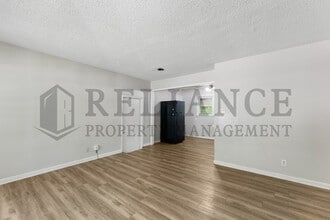 2062 Poplar St in Wichita, KS - Building Photo - Building Photo