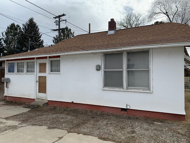 169 W Cedar St-Unit -2 in Elko, NV - Foto de edificio - Building Photo