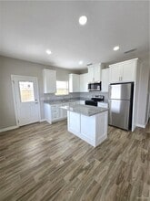 810 N Blair Ave in Edinburg, TX - Building Photo - Building Photo