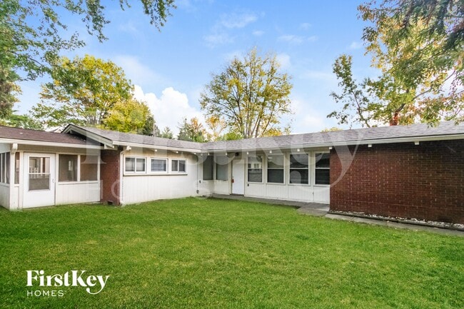 property at 4913 Victoria Rd