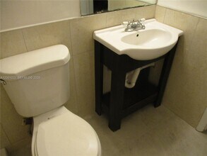 1949 Taylor St in Hollywood, FL - Building Photo - Building Photo