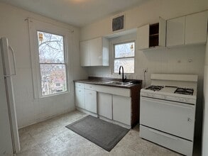 3129 Pioneer Ave in Pittsburgh, PA - Building Photo - Building Photo