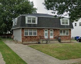 32 Cascade Dr in Buffalo, NY - Building Photo