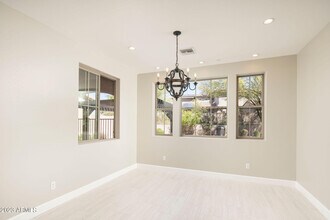 9818 E Edgestone Dr in Scottsdale, AZ - Foto de edificio - Building Photo