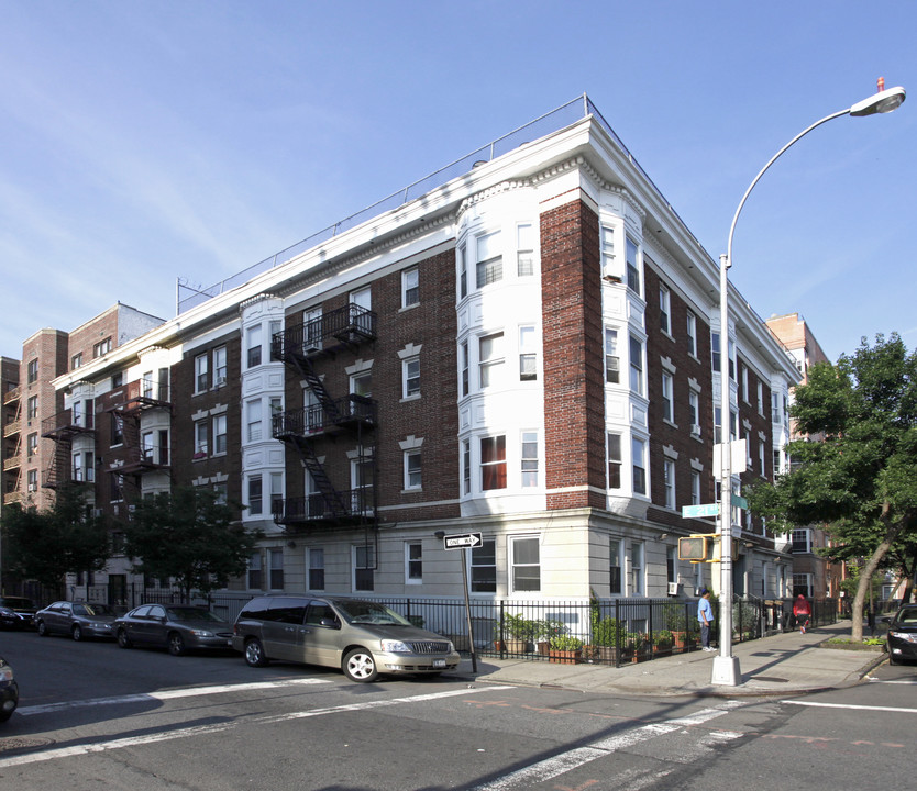 2022 Beverly Rd in Brooklyn, NY - Building Photo