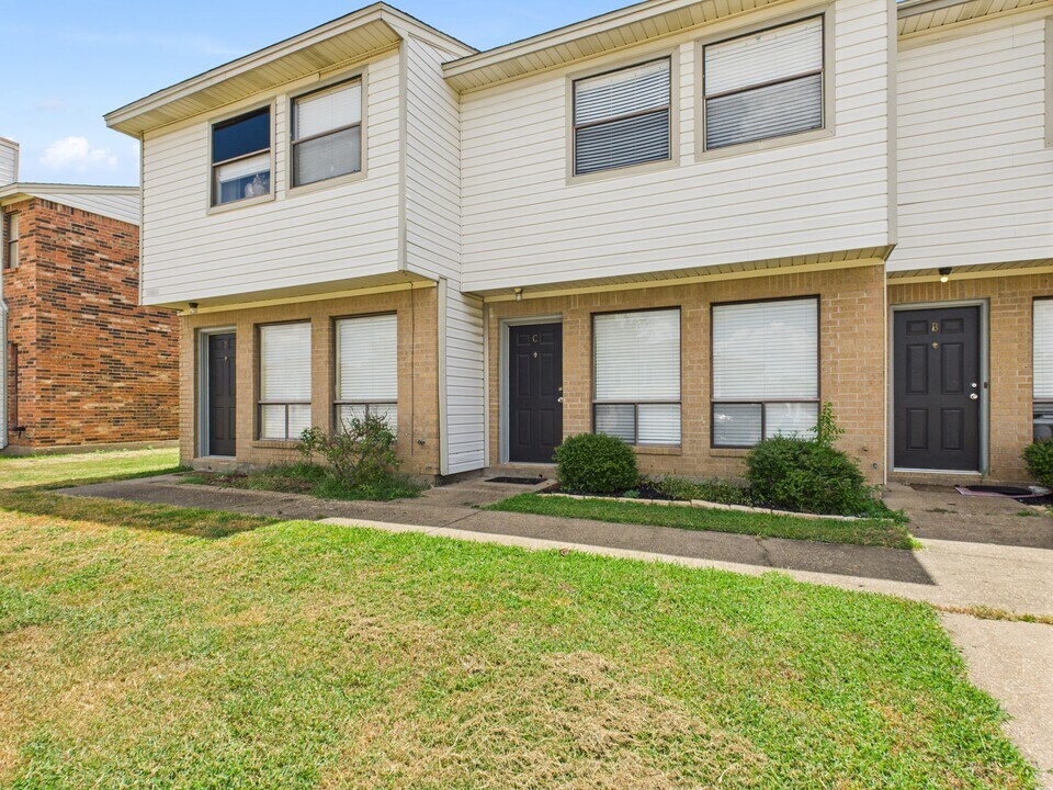 700 San Pedro Dr in College Station, TX - Building Photo