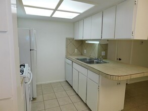 8208 Hood Cir in Austin, TX - Building Photo - Building Photo