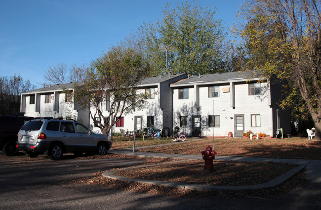 Clinic View Apartments in Watertown, MN - Building Photo - Building Photo