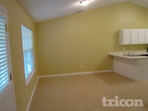 1267 Summit Oaks Dr E in Jacksonville, FL - Building Photo - Building Photo