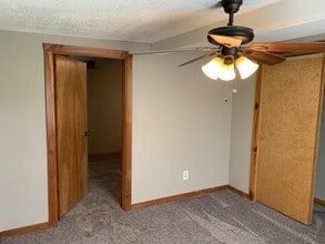 7609 N 60th St in Omaha, NE - Building Photo - Building Photo