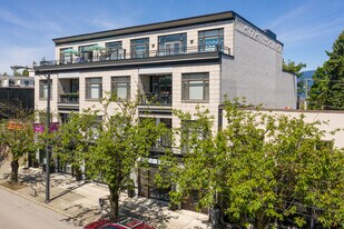 4481-4483 W 10th Ave in Vancouver, BC - Building Photo