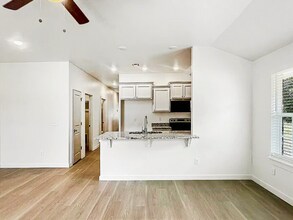 2114 Charles Whitlow Ave in Lawton, OK - Foto de edificio - Building Photo