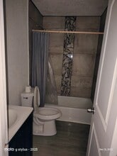 304 E Freeman St in Ennis, TX - Building Photo - Building Photo