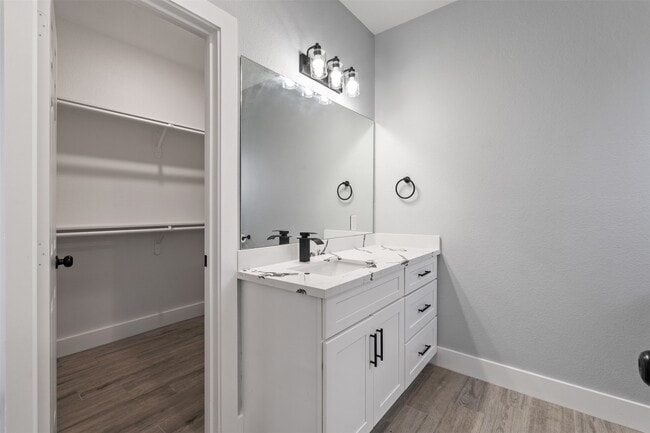 property at 7 Meadowview Dr