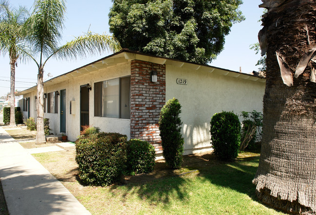 El Dorado Ave Apartments in Ontario, CA - Building Photo - Building Photo