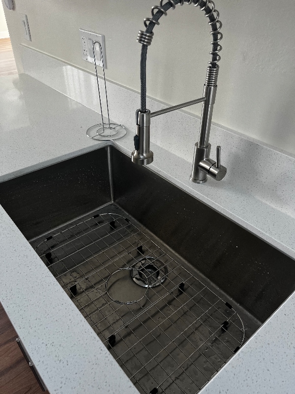 1348 Olivine Ave in Mentone, CA - Foto de edificio - Building Photo