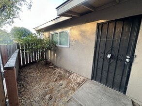 2317 Peppermint Dr in Modesto, CA - Building Photo - Building Photo