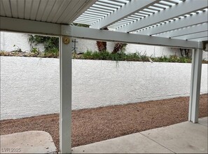 1829 Vista Pointe Ave in Henderson, NV - Building Photo - Building Photo