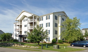 Crosswoods Path Condominium in Merrimack, NH - Building Photo - Building Photo