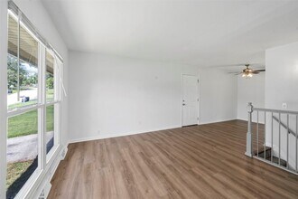 1121 Dauphine Ln in Ballwin, MO - Building Photo - Building Photo