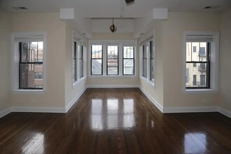 3710 N Wilton Ave, Unit 2 in Chicago, IL - Foto de edificio - Building Photo