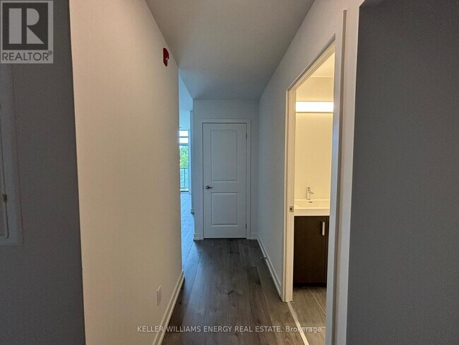 1010 Dundas St E in Whitby, ON - Building Photo - Building Photo