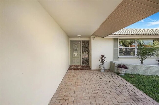 4043 Topsail Trail in New Port Richey, FL - Building Photo - Building Photo