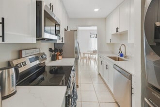 428 Reneau Way in Herndon, VA - Building Photo - Building Photo