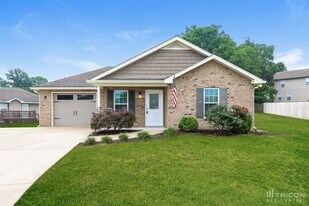 104 Colorado Cir in Lebanon, TN - Building Photo