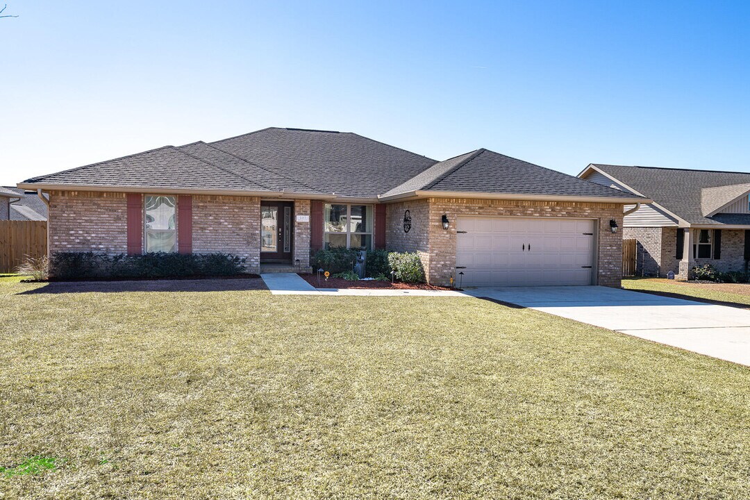 2017 Broad St in Crestview, FL - Building Photo