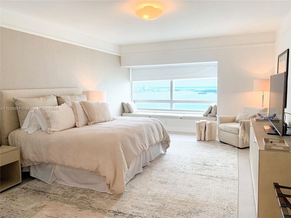 1435 Brickell Ave, Unit 3507 in Miami, FL - Building Photo