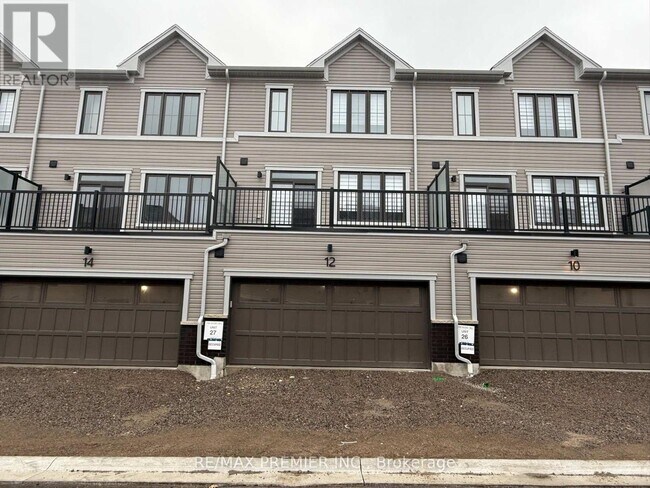 12 Kingbird Cmn in Cambridge, ON - Building Photo - Building Photo