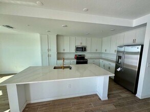 19116 Scallop Lp, Unit 203 in Bradenton, FL - Building Photo - Building Photo