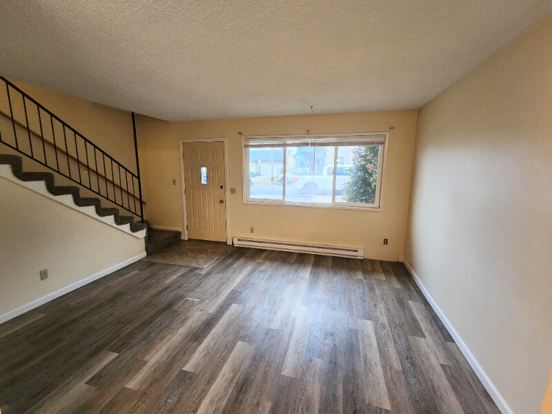 1214 E 3rd St in Moscow, ID - Foto de edificio