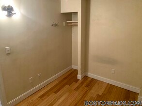 20 Bartlett Pl in Boston, MA - Building Photo - Building Photo
