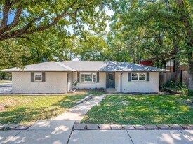 1108 Wade Dr in Bedford, TX - Building Photo