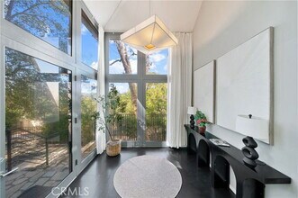 9653 Oak Pass Rd in Beverly Hills, CA - Building Photo - Building Photo