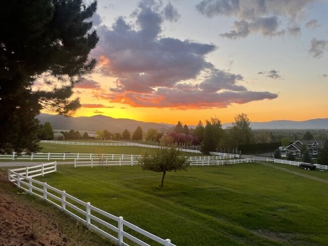2825 St Michael Dr in Missoula, MT - Building Photo - Building Photo
