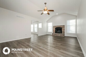 545 SE Ashton Ct in Lee's Summit, MO - Building Photo - Building Photo