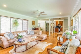 1438 Mitchell Ave in Tallahassee, FL - Building Photo - Building Photo